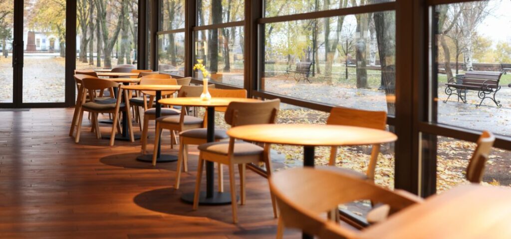 ventanas grandes en bares